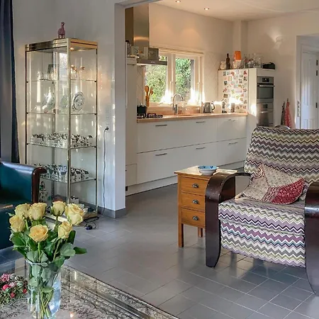 بيت للعطل Gorgeous In With Wifi بيرشِن