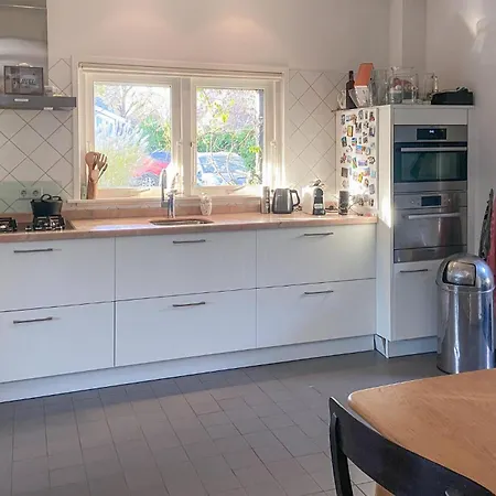 Gorgeous In With Wifi بيرشِن